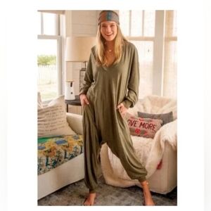 NATURAL LIFE Johnnie Cotton Jumpsuit Olive Green Size Medium NWT Oversized